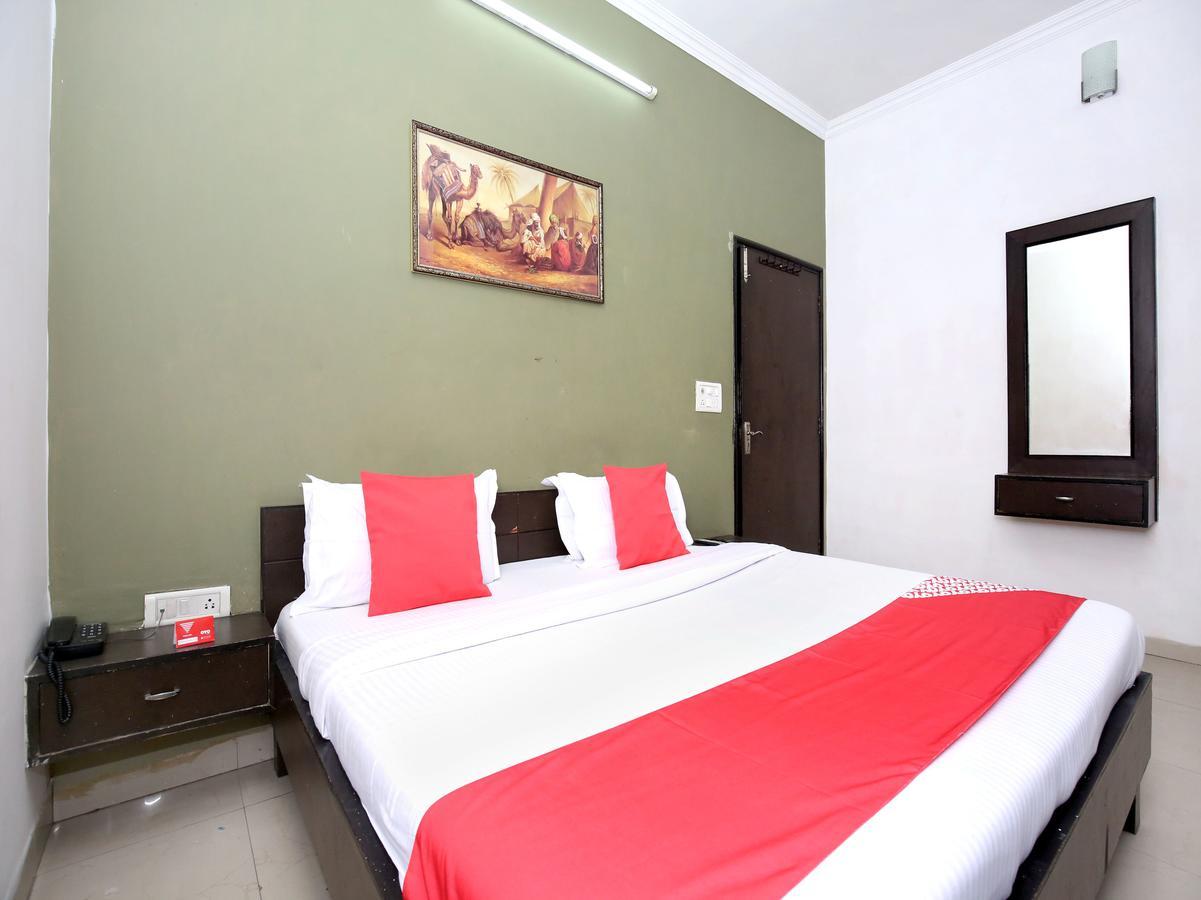 אמריצר Oyo 12972 Hotel Krishna Castle מראה חיצוני תמונה